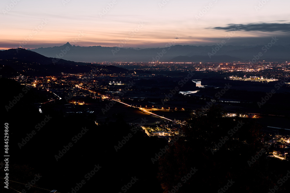 Fototapeta premium Torino e il Monviso al tramonto
