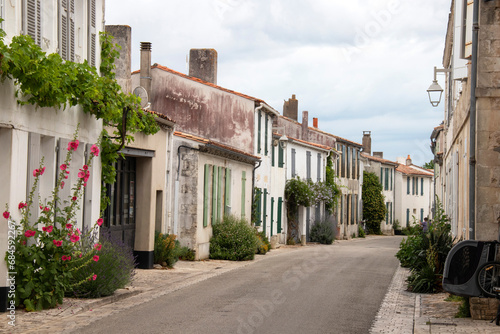 Ars-en-Ré. Rue du centre. Charente-Maritime. Nouvelle-Aquitaine