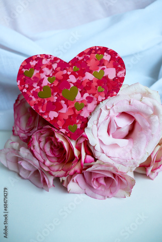 Fototapeta Naklejka Na Ścianę i Meble -  pink rose and heart