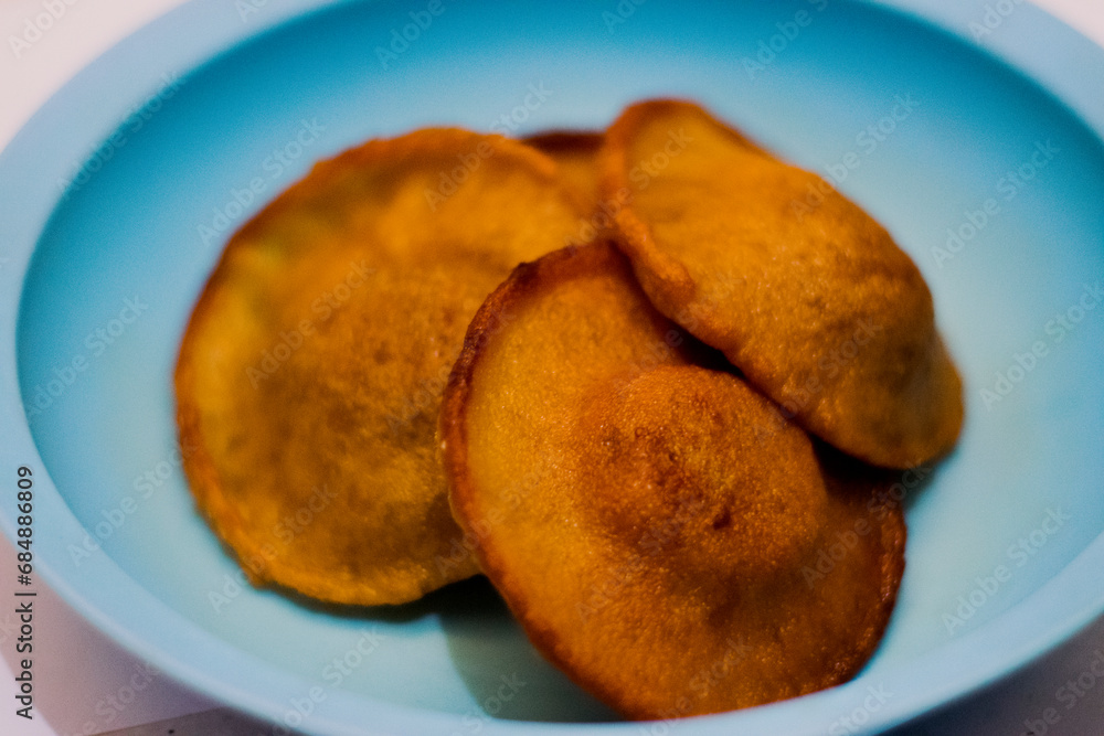 Kue Kucur or Kucur or kuih cucur, and called khanom fak bua or khanom jujun in Thai. It is a popular traditional snack in Southeast Asia, including Indonesia, Malaysia and Southern Thailand. Kue Kucur or Kucur or kuih cucur, and called khanom fak bua or khanom jujun in Thai. It is a popular traditional snack in Southeast Asia, including Indonesia, Malaysia and Southern Thailand.