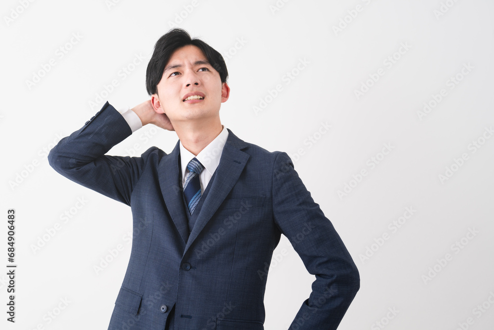 ビジネススーツを着ている若い男性 ビジネスイメージ ビジネススーツを着ている若い男性 ビジネスイメージ