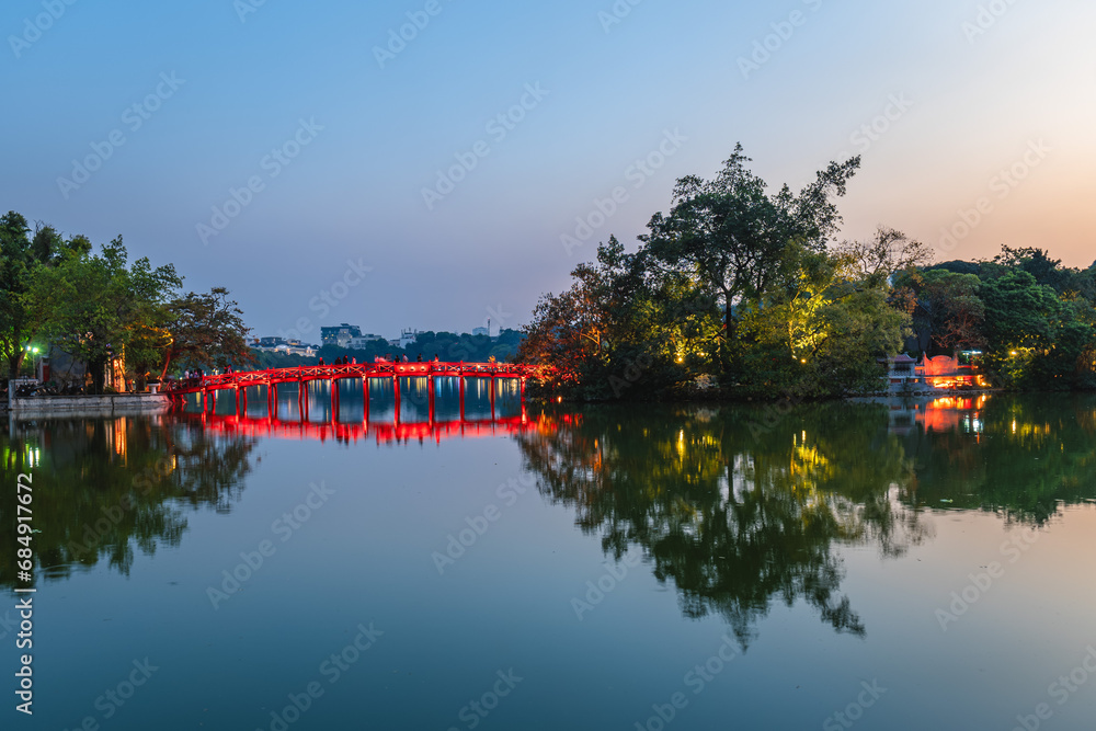 Obraz premium Ngoc Son Temple on an islet in Hoan Kiem Lake, Hanoi, Vietnam.