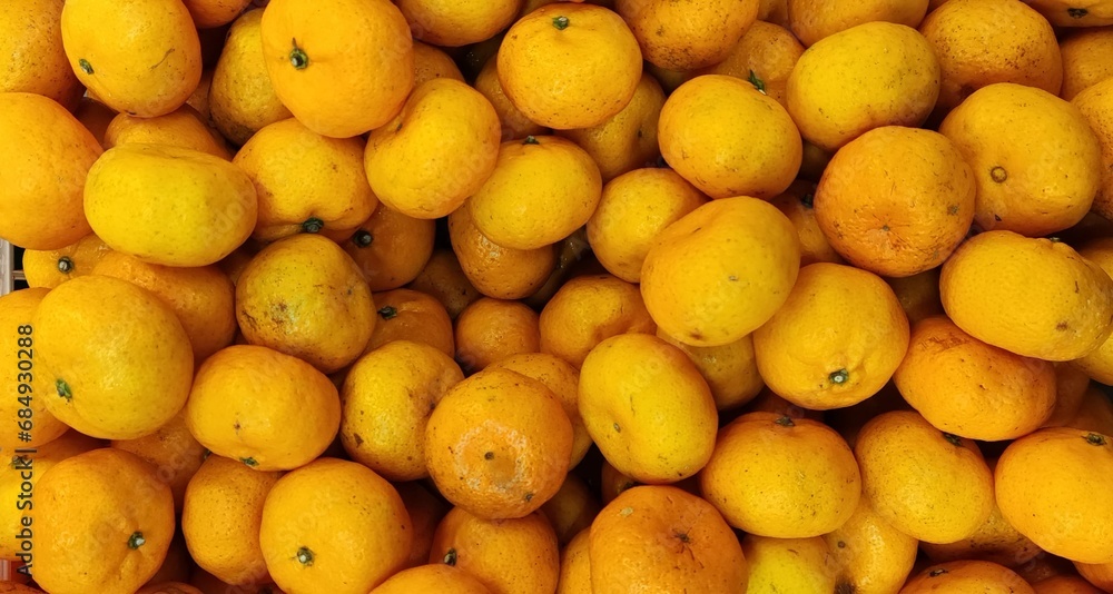 photo of orange fruit when shopping at the grocery store
