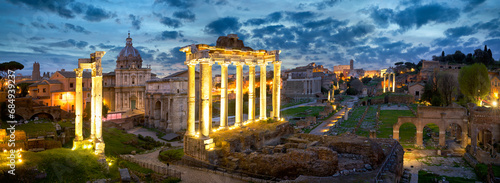 Canvastavla Roman Forum at dusk
