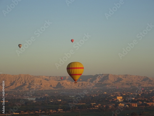 エジプト・ルクソールで熱気球体験 ride on hot-air balloon at Luxor, Egypt