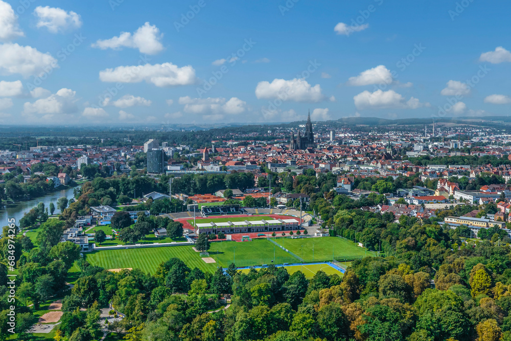 Ausblick über das Ulmer Donaustadion zur Innenstadt und zum Ulmer Münster