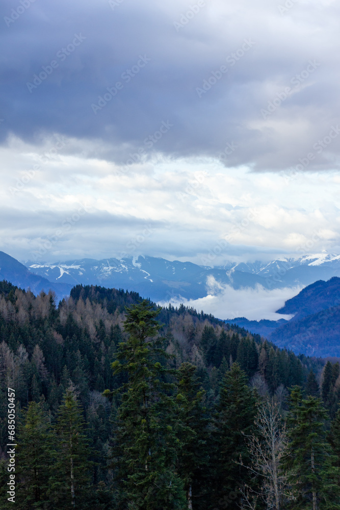 Bergpanorama bei Unwetter