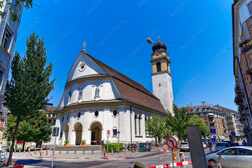 Φωτογραφία Catholic church Saint Joseph at Swiss City of Zürich on a hot sunny summer day