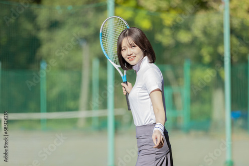 テニス 若い女