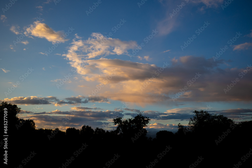Obraz premium Colorful Cloudy Sunset