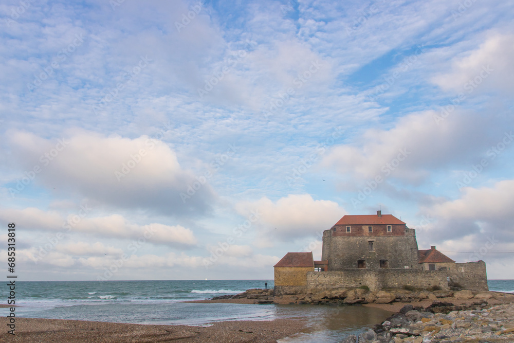 Le fort d'Ambleteuse, aussi appelé fort Vauban ou fort Mahon, est un fort situé sur le littoral de la commune d’Ambleteuse dans le Pas-de-Calais en France à l'entrée de l'estuaire de la Slack