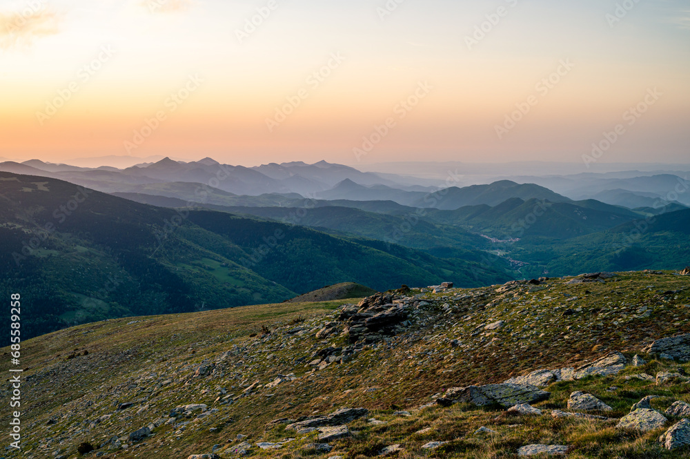Naklejka premium Beautiful mountains in the morning
