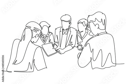 Single continuous line drawing young startup founders brainstorming innovation ideas in a meeting at the office. Business presentation concept. Dynamic one line draw graphic design vector illustration