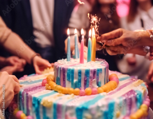 Party Radiante- Giovani, Torta e Colonne in un Compleanno Indimenticabile