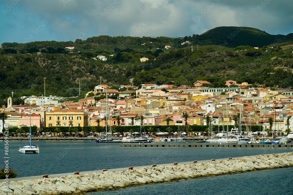 vista del porto e città di Carloforte. Sardegna, Italy