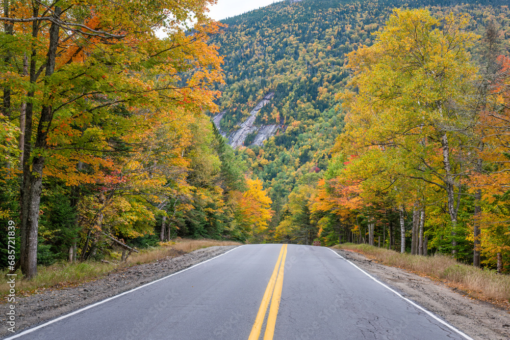 Fototapeta premium Autumn colors at Grafton Notch State Park - Maine - scenic drive