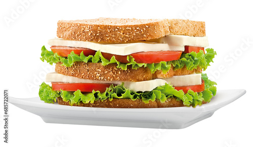 prato com sanduíche de queijo branco, tomate vermelho e salada de alface isolado em fundo transparente