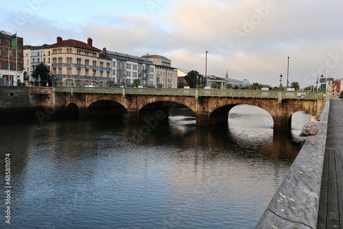 Dublino - Ponte Grattan ottocentesco da Ormond Quay Lower