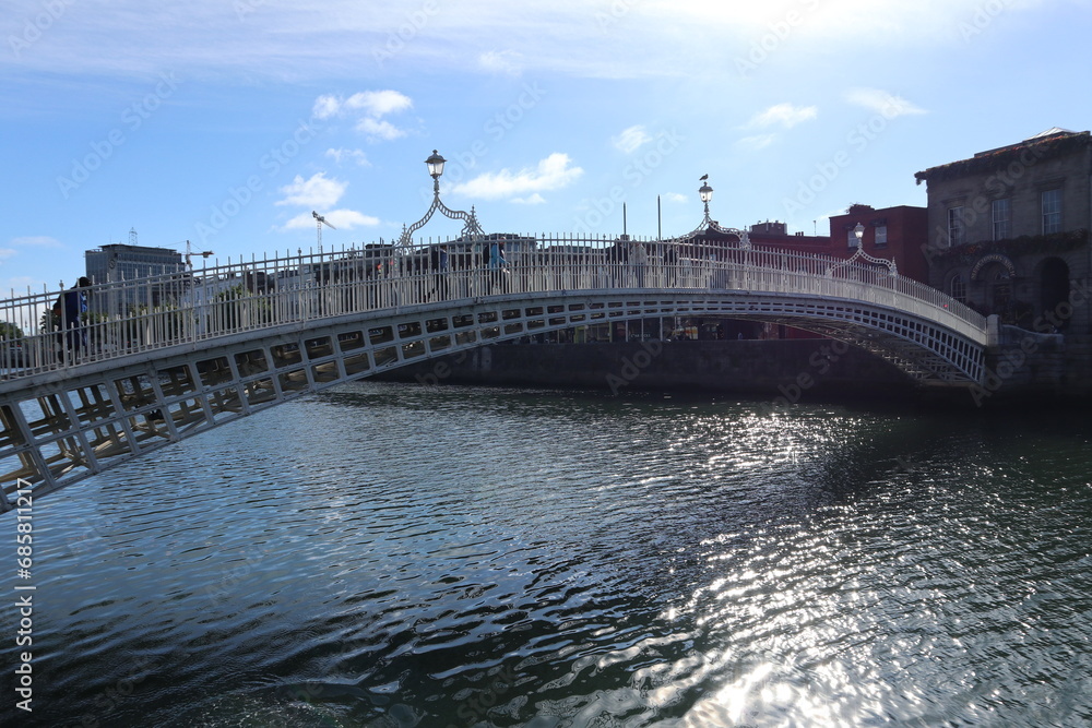 Fototapeta premium Dublino - Ponte pedonale Ha'penny da Ormond Quay Lower