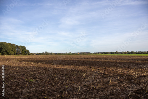 Canvastavla Feld nach der Bodenbearbeitung