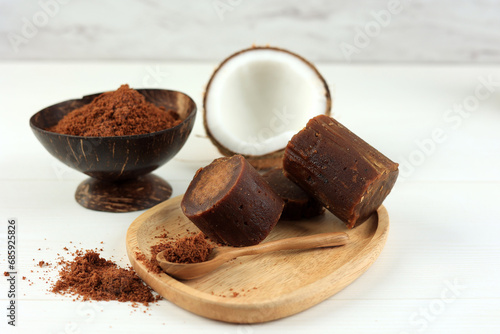 Obraz na plátně Granular and Block Shape of Prganic Brown Palm Dugar or Coconut Sugar