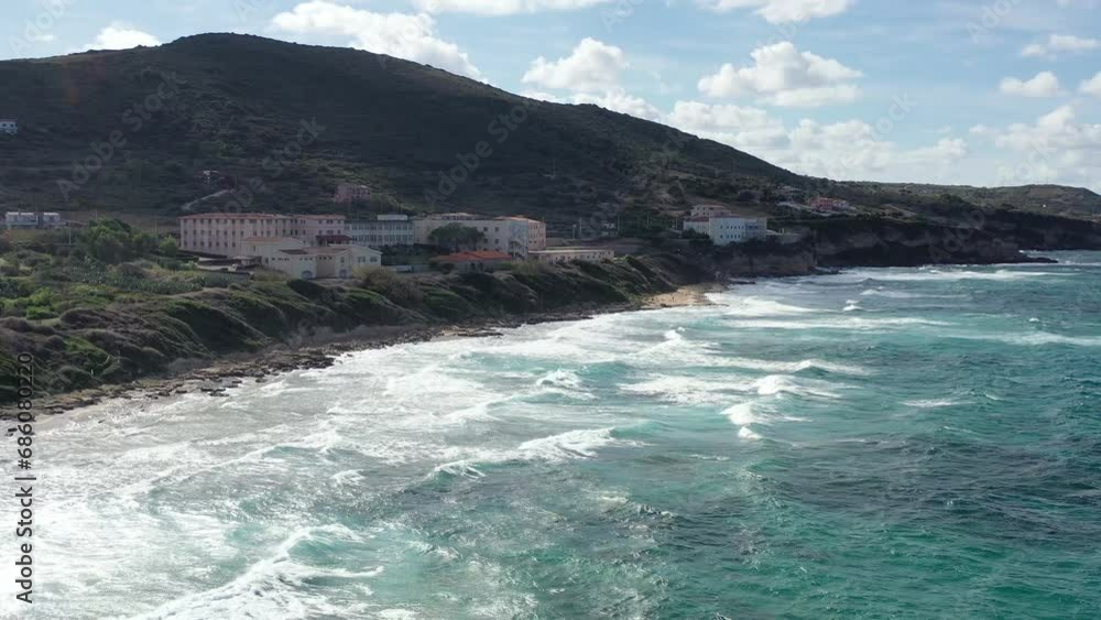 survol des plages au nord de la Sardaigne en Italie vers Castelsardo survol des plages au nord de la Sardaigne en Italie vers Castelsardo