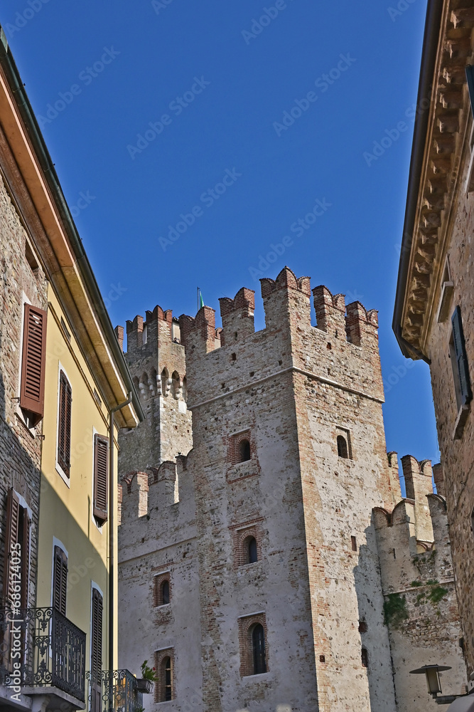 Sirmione, il vecchio borgo ed il castello - Brescia, Lombardia