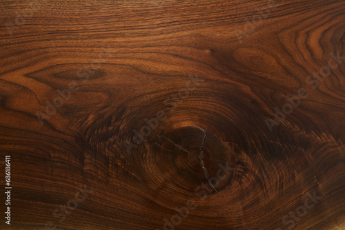 ウォールナットの天然木テーブル photo