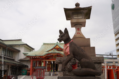 穴守稲荷神社、anamori、神社、穴守、稲荷、羽田、東京、日本、神道、鳥居、青空、鳥居、参拝、初詣、観光、ツアー、奥宮、山、赤、本殿、稲荷山、
 photo