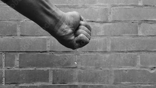 person shaking hands © NELSONHERNANBORRER