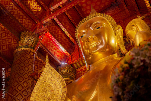 Obraz na plátně golden buddha statue