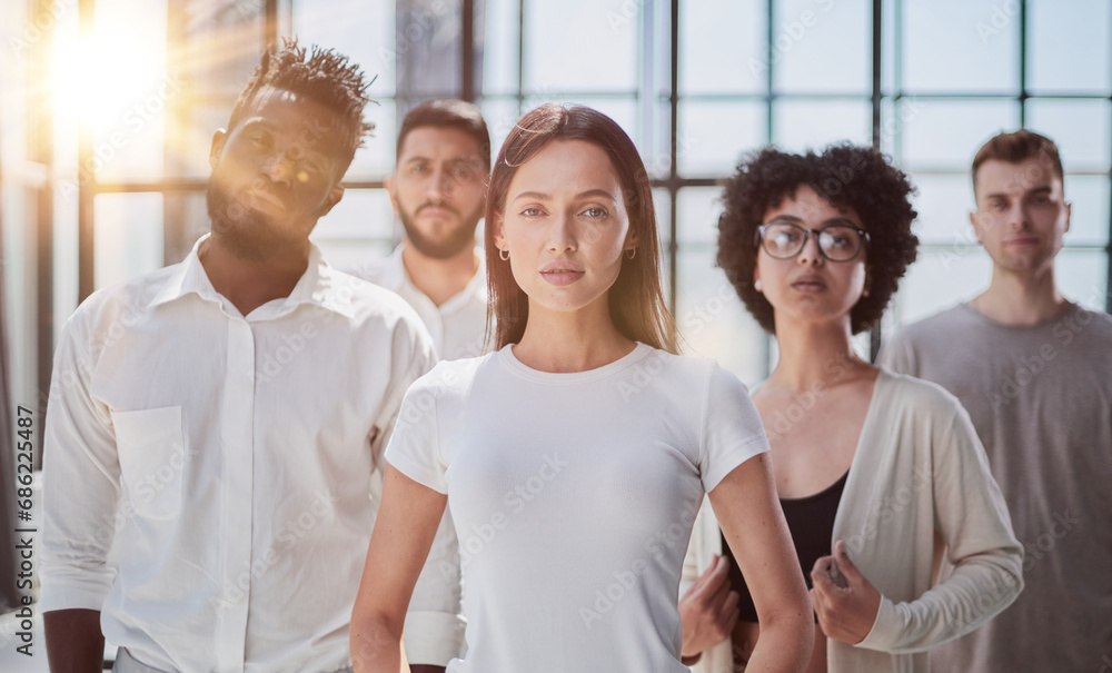 Obraz premium Smiling professional business leaders and employees group team portrait