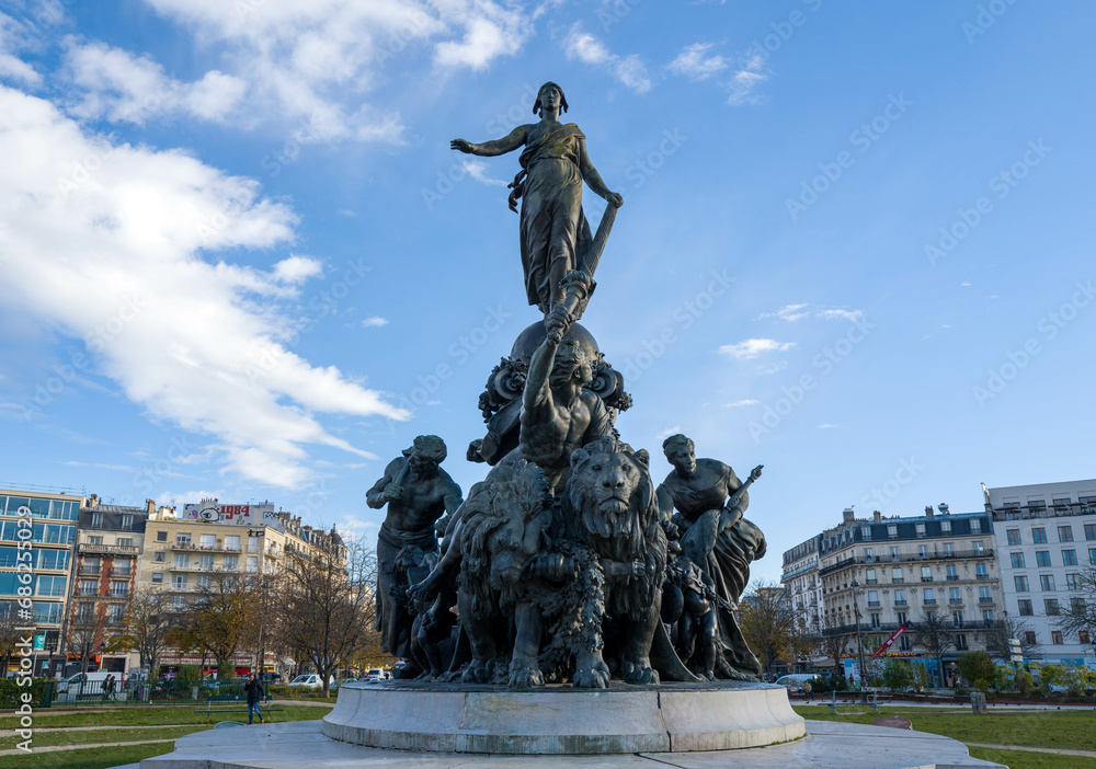 Place de la nation et statue Triomphe de la République du Dalou à Paris