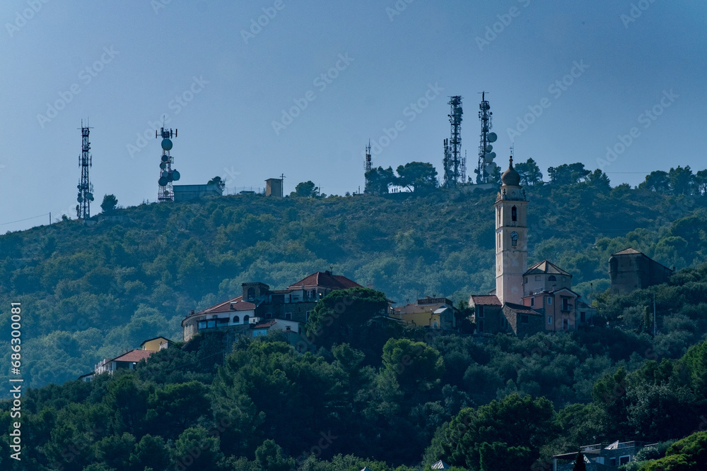 Obraz premium Sendemasten in Italien 5G 4G Handymasten