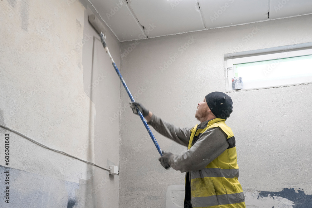 Artisan's Precise White Ceiling Painting with Telescopic Roller - Skilled Home Improvement. Artisan's Precise White Ceiling Painting with Telescopic Roller - Skilled Home Improvement.