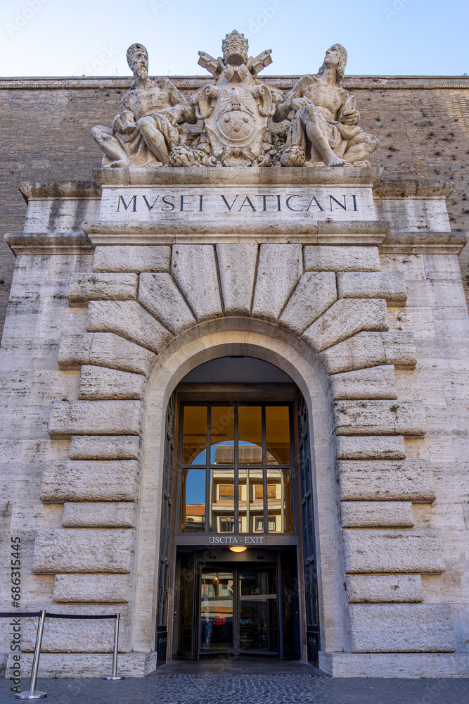facade and access door on the outside of the Vatican museum.