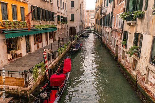 Romantic venice italy canal with traditional gondola in old town © Blogtrip
