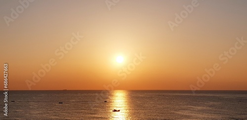 새벽 하늘과 바다, 아름답고 멋진 바다 풍경 해돋이(일출) 영덕바다 © CHUNHEE