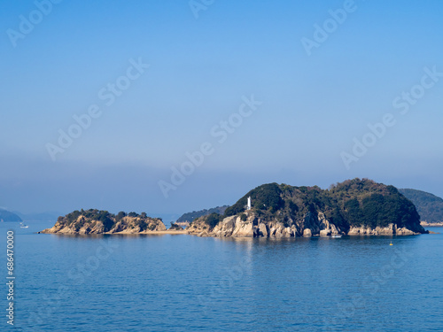 稲毛島(香川県高松市庵治町)と瀬戸内海の風景。 