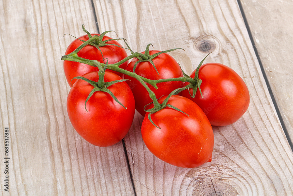 Raw red Flamenco tomato branch Raw red Flamenco tomato branch