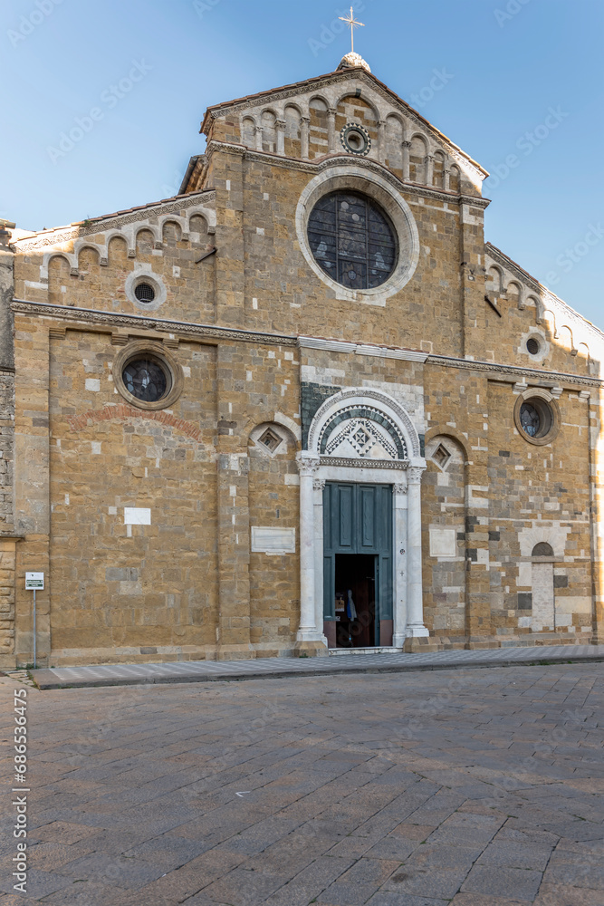Fototapeta premium Cathedral facade, Volterra, Italy