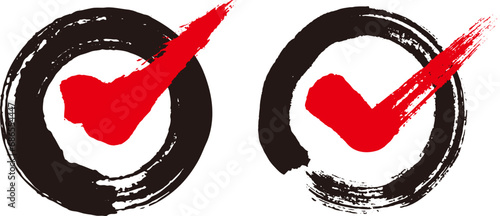 筆で描いた丸にチェックのマーク