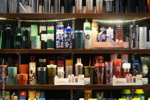 Wallpaper Mural person in bar Torontodigital.ca