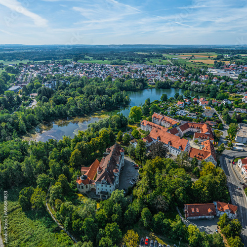 Bad Waldsee - Moorheilbad und Kneippkurort im Landkreis Ravensburg, Blick über das Schloss zum Schlosssee
 photo