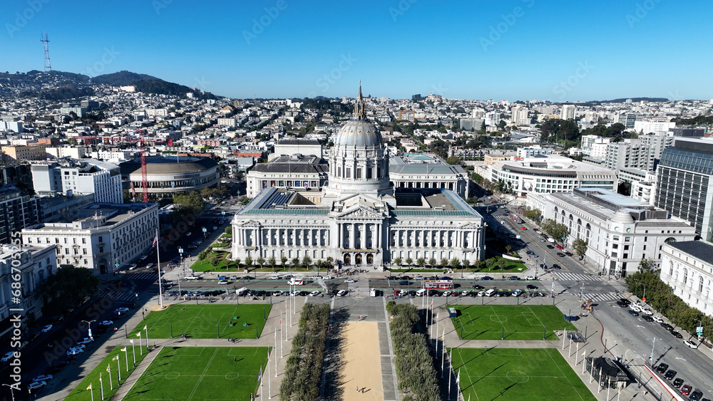Obraz premium City Hall At San Francisco In California United States. Downtown City Skyline. Transportation Scenery. City Hall At San Francisco In California United States.
