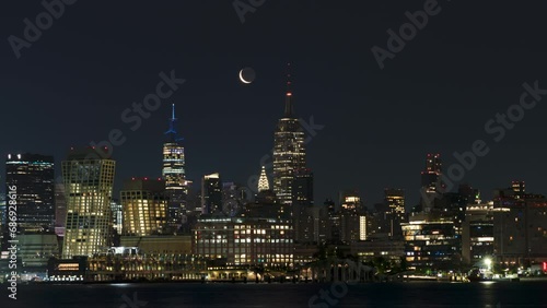 Crescent Moon rises above Manhattan Time-lapse