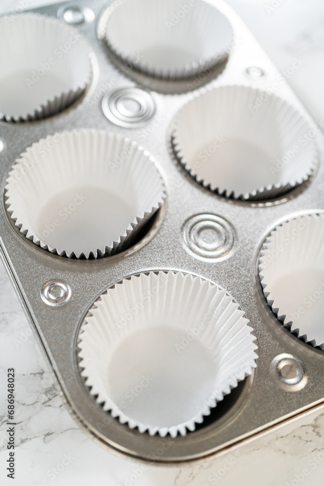 Creating Extravagant Cupcakes for Birthday Celebration Creating Extravagant Cupcakes for Birthday Celebration