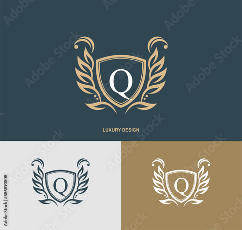 Luxury letter Q monogram emblem template with elegant calligraphy ornament. graceful Q logo. Signs for business, Restaurant, Royalty, Boutique, Hotel, Heraldic, Jewelry, Fashion, Cafe, etc. vector