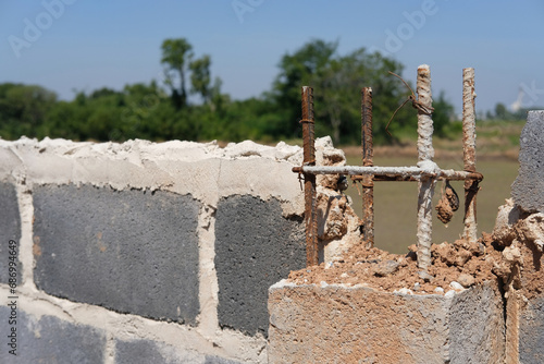 Cement pillars are cracked, small lines can be seen, the structure is unsafe and dangerous.