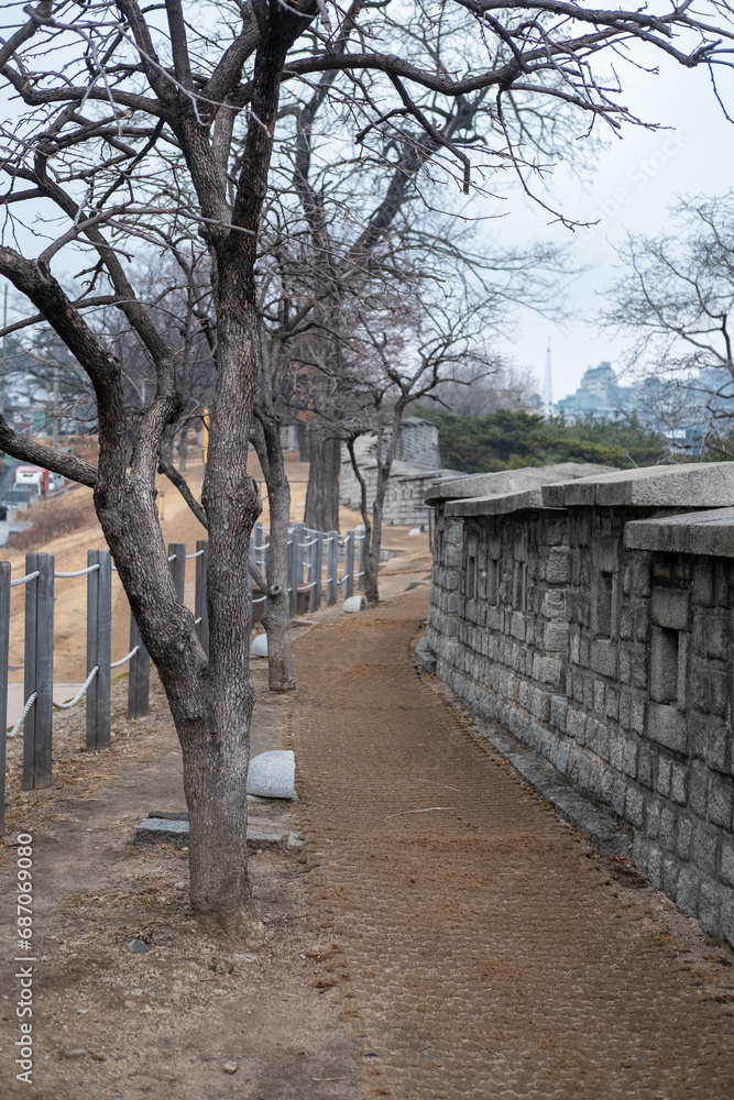 Φωτογραφία Seoul City Wall along the Heunginjimun park in Dongdaemun area of Seoul, South K